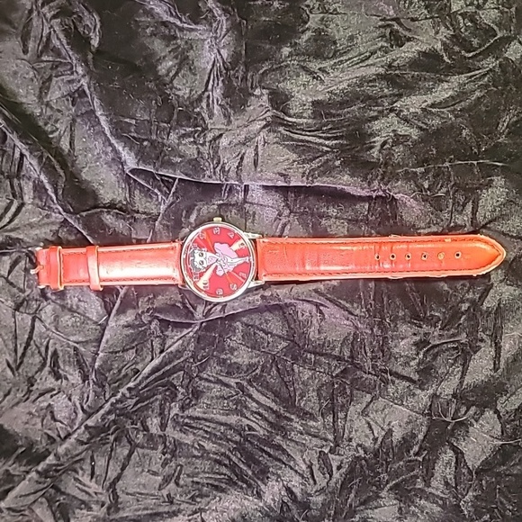 0352. Vintage ~ Betty Boop In RED ~ Wrist Watch w/ New battery ~ Works great 👍 - Picture 2 of 8
